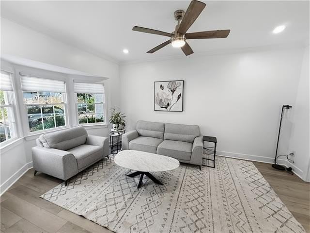 1212 Aline St - Photo 4 of 24