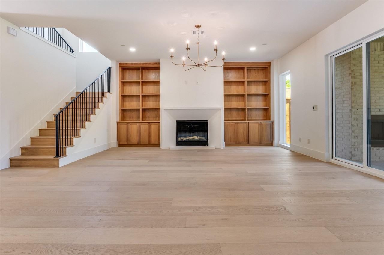 4207 Bonham St - Photo 2 of 25