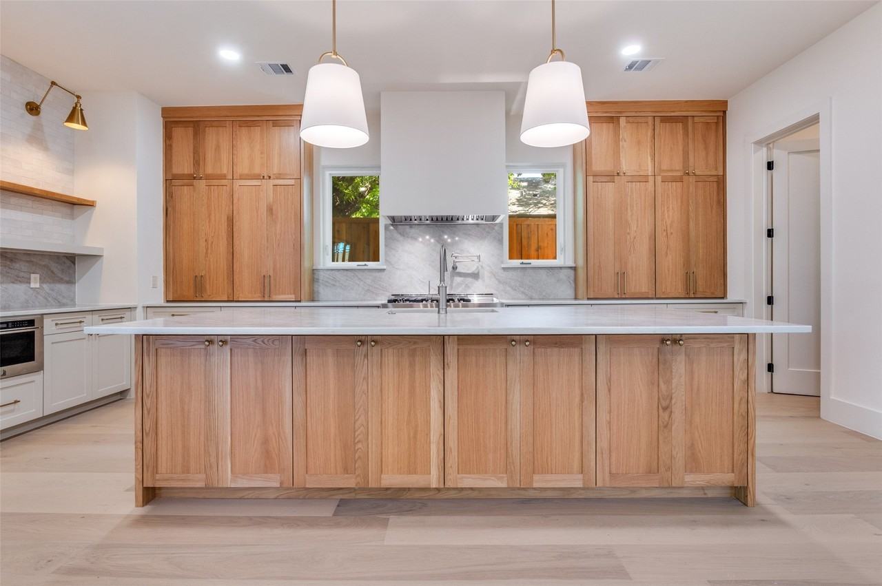 4207 Bonham St - Photo 4 of 25