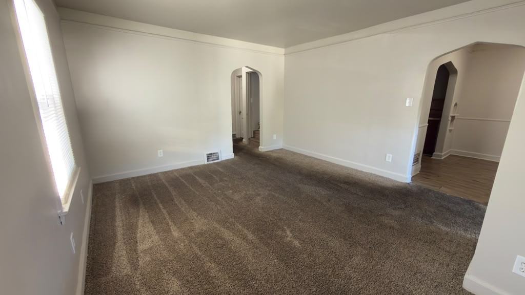 11385 Saint Marys St - Photo 4 of 14