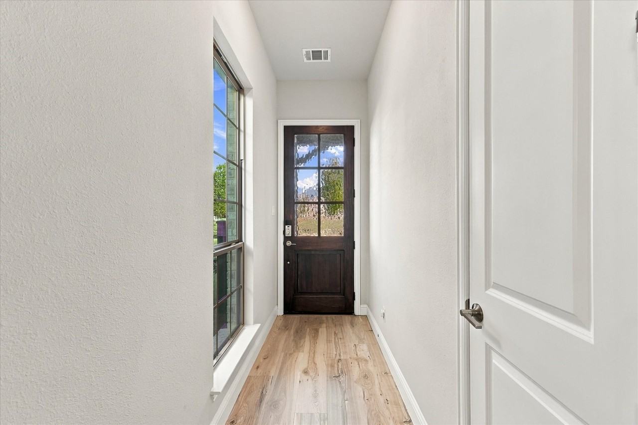 3567 Honeycutt Dr - Photo 4 of 36