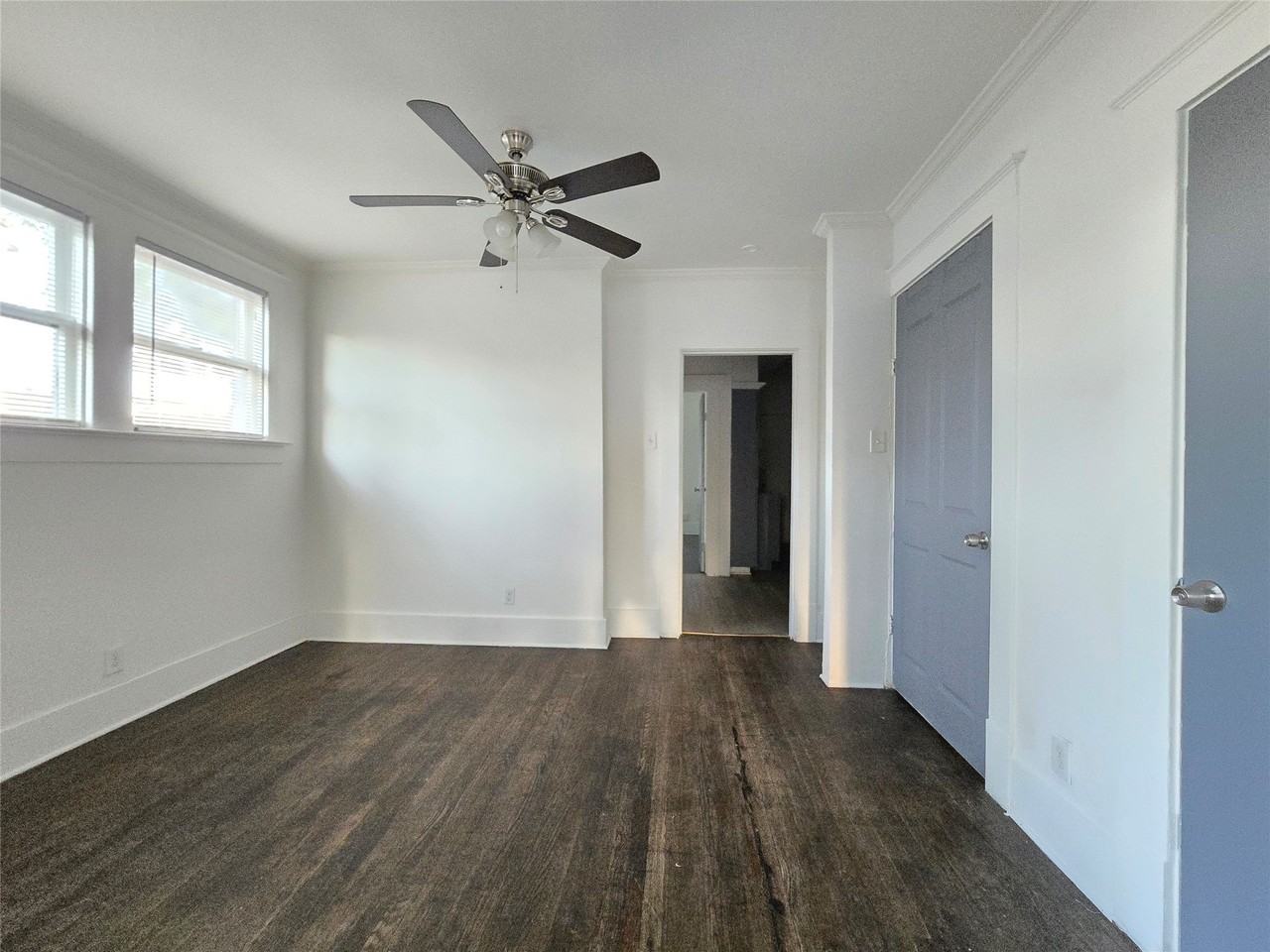 630 N Ewing Ave - Photo 3 of 10
