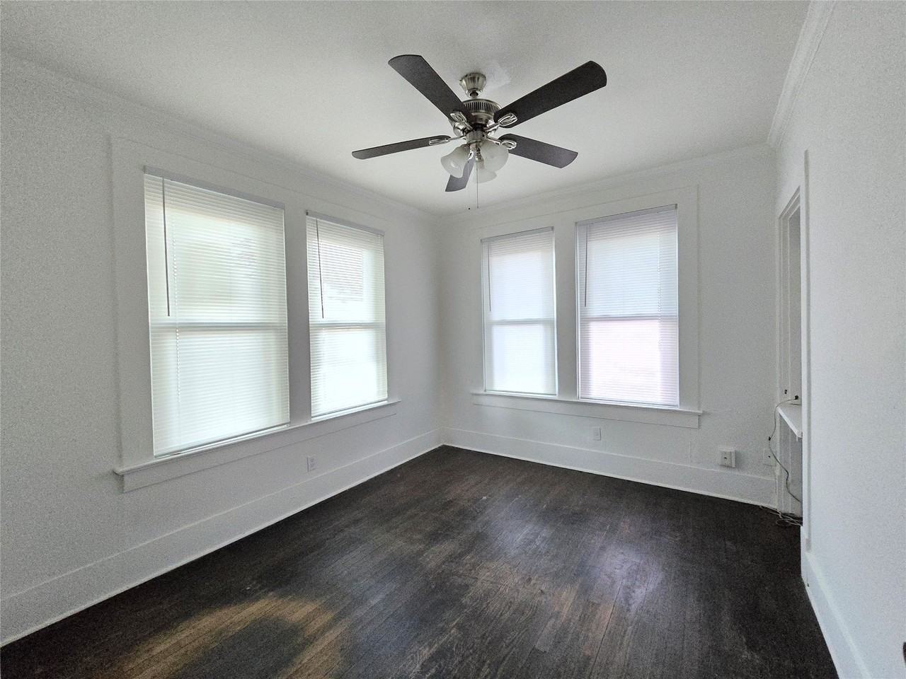 630 N Ewing Ave - Photo 7 of 10