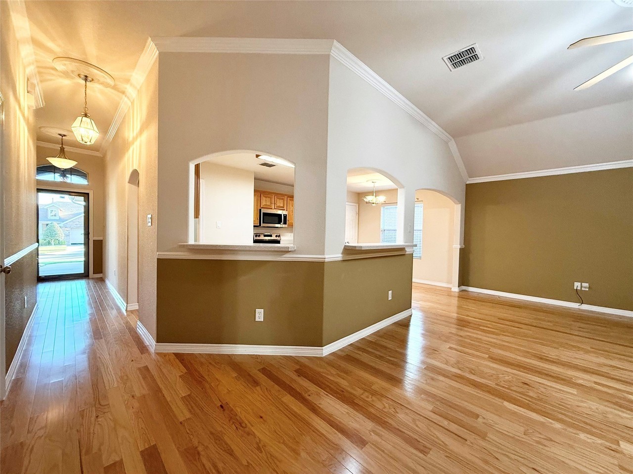 6500 Sierra Madre Dr - Photo 3 of 29
