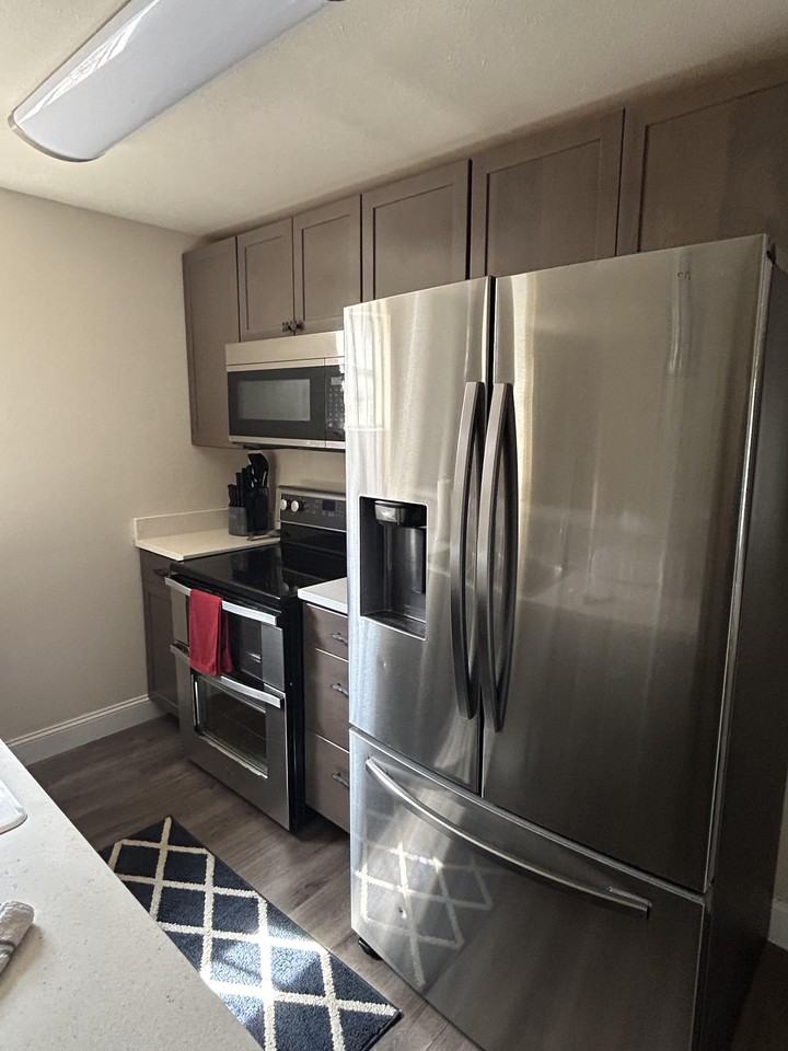 870 8th St W #4 - Photo 4 of 16