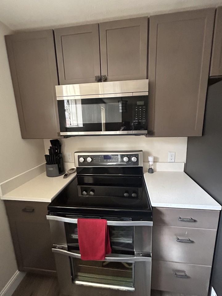 870 8th St W #4 - Photo 5 of 16