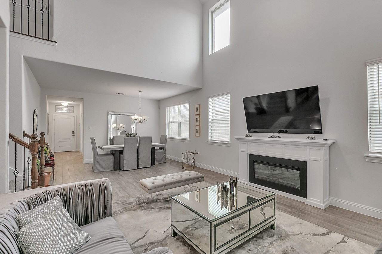 6028 Paddock Ln - Photo 4 of 24