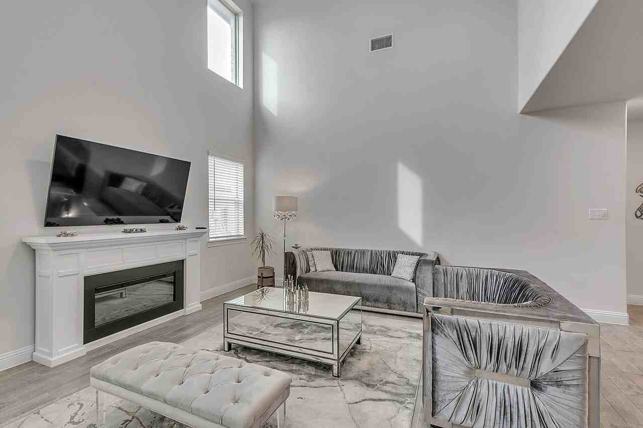 6028 Paddock Ln - Photo 7 of 24