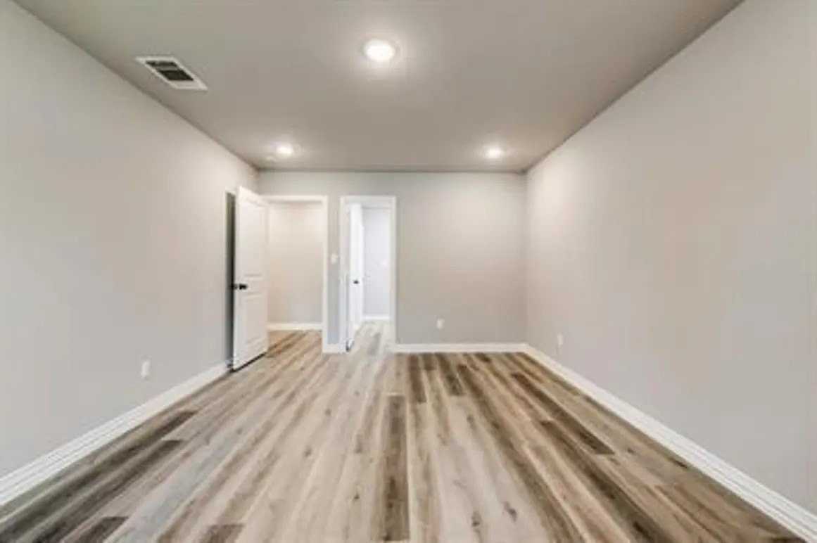 1118 Oak Dr - Photo 4 of 20