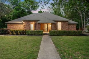 306 Westpark Dr N - Photo 1 of 1