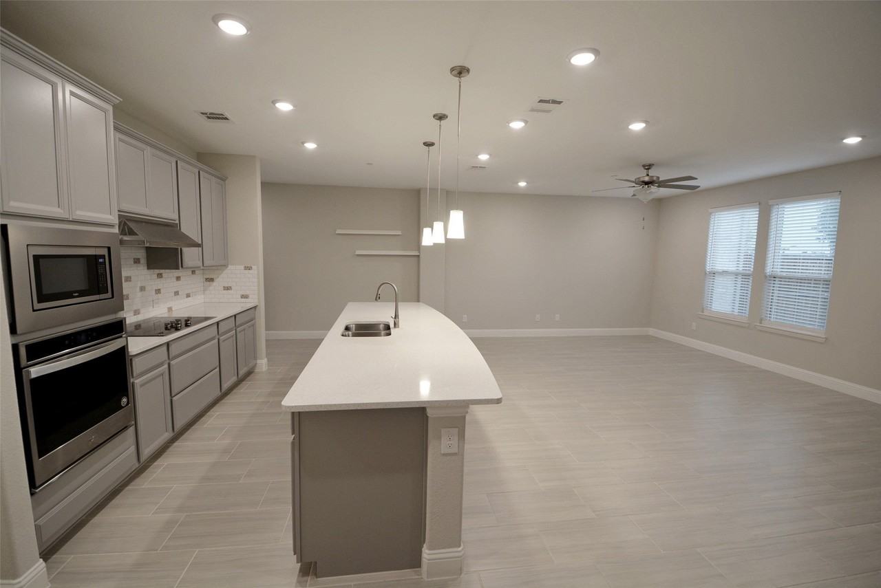 5626 Niagara Rd - Photo 3 of 30