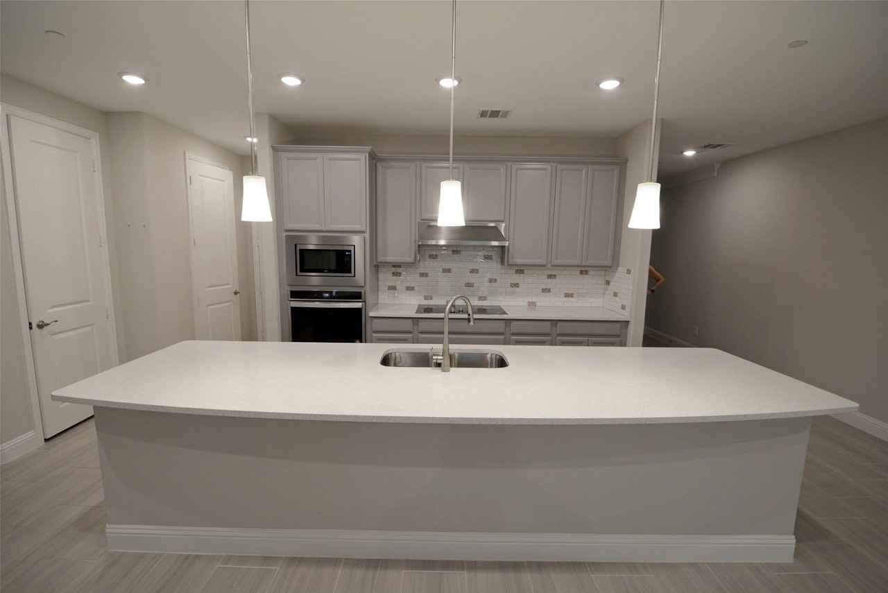 5626 Niagara Rd - Photo 4 of 30