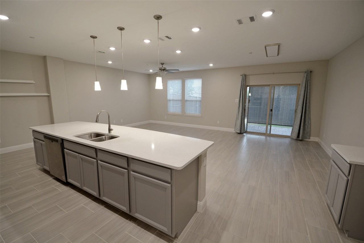 5626 Niagara Rd - Photo 7 of 30