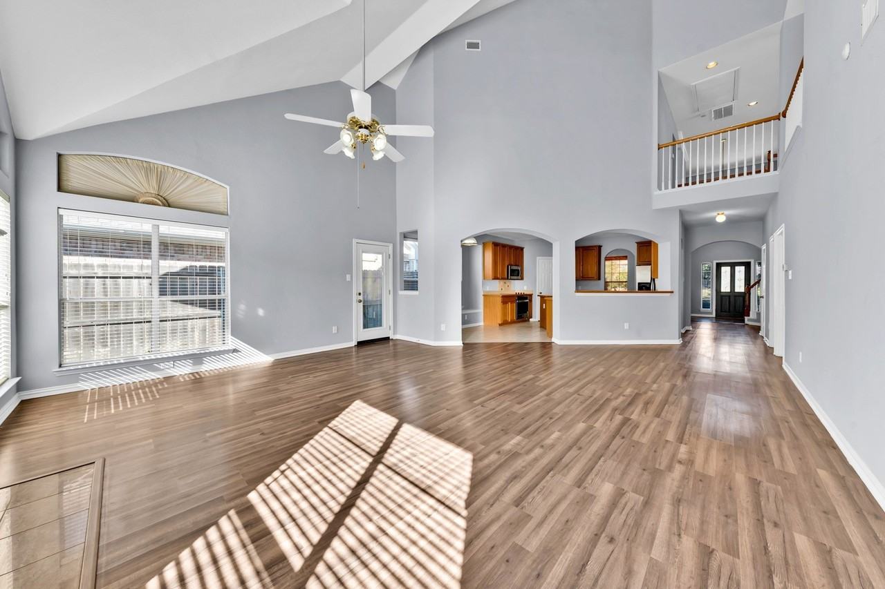 17935 Mary Margaret St - Photo 6 of 36