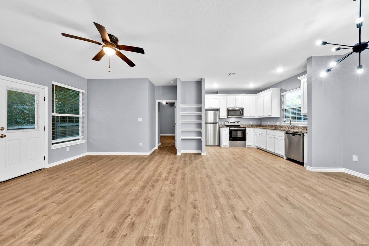 2909 S Scullin Ave - Photo 5 of 20