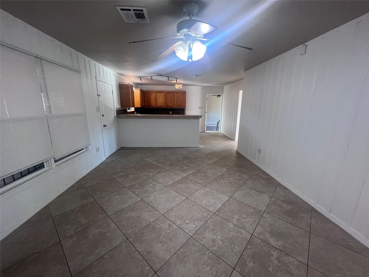 3215 Pine Ave - Photo 7 of 22