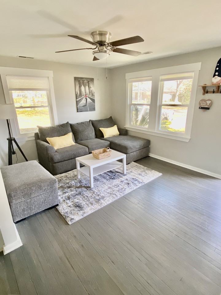 2626 Dellwood Ave - Photo 7 of 9