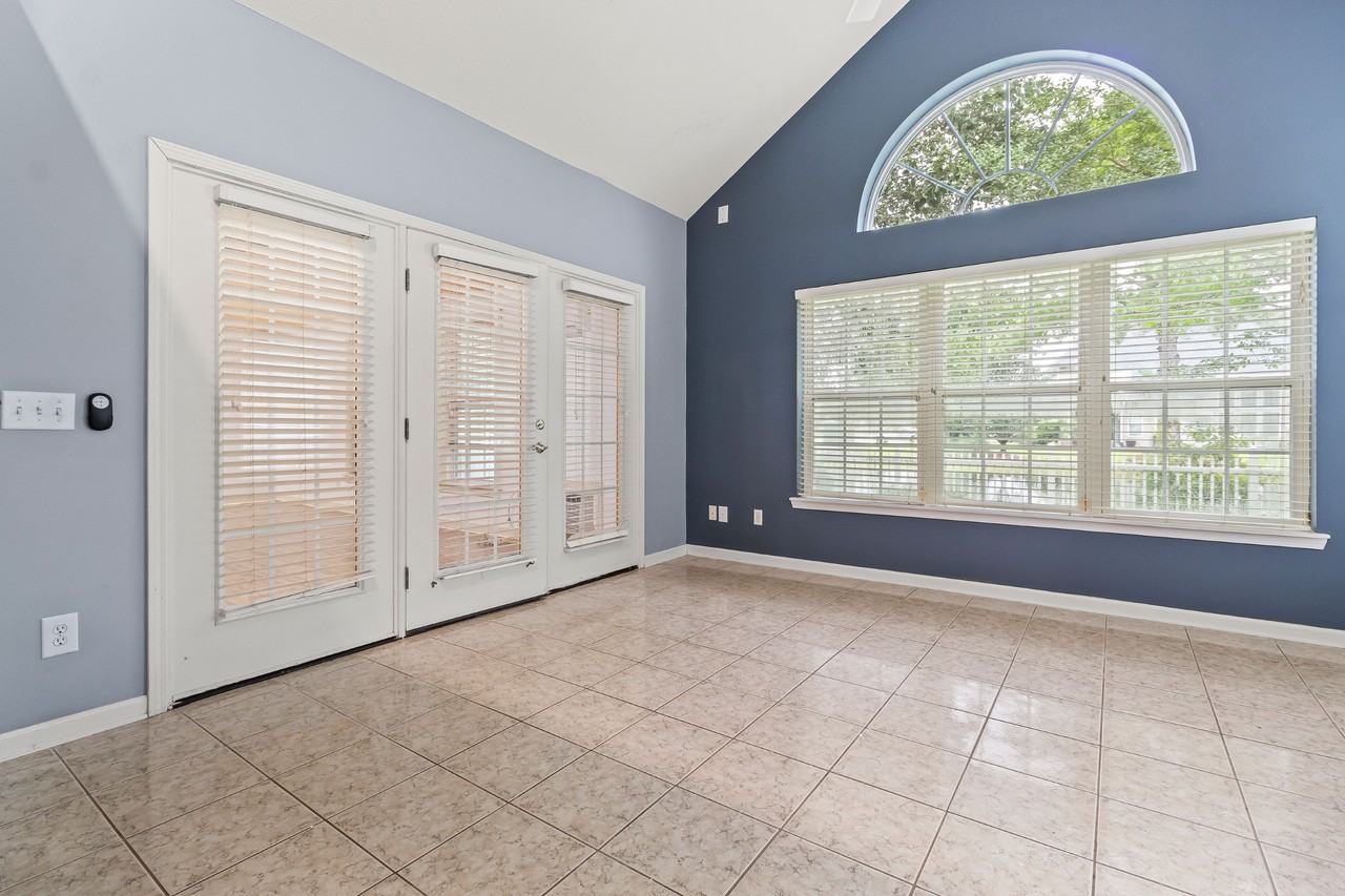 620 Woodbine Ct - Photo 6 of 25