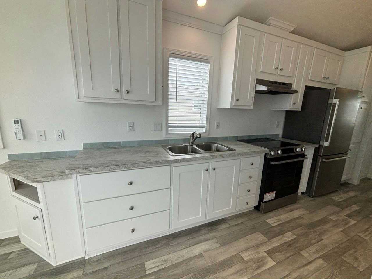 45 Connie Dr #31 - Photo 3 of 11