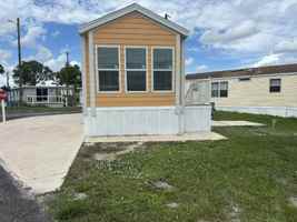featured image of 2 Lake Blvd Side #240