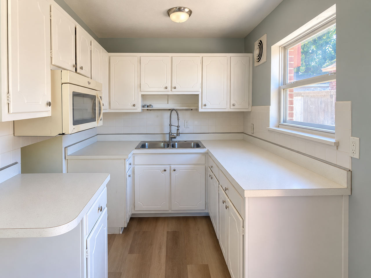 4819 Stratford Ave - Photo 2 of 8