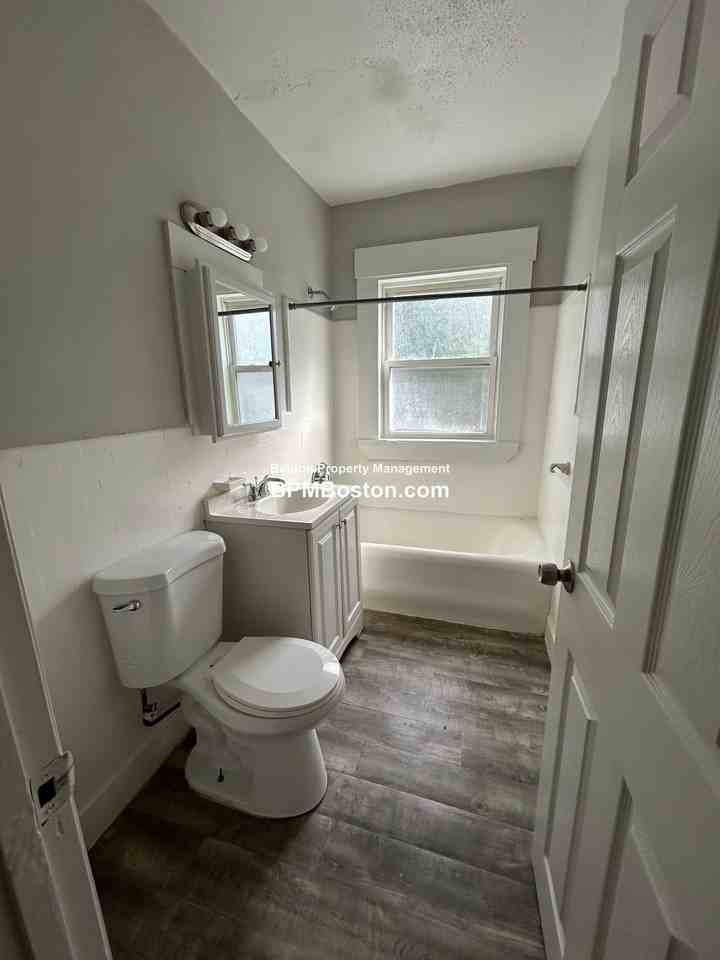 53 Arlington St #5 - Photo 2 of 5