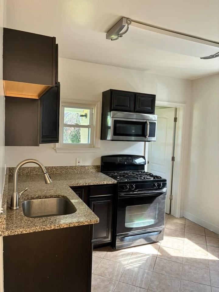 5817 Ethelbert Ave - Photo 3 of 11