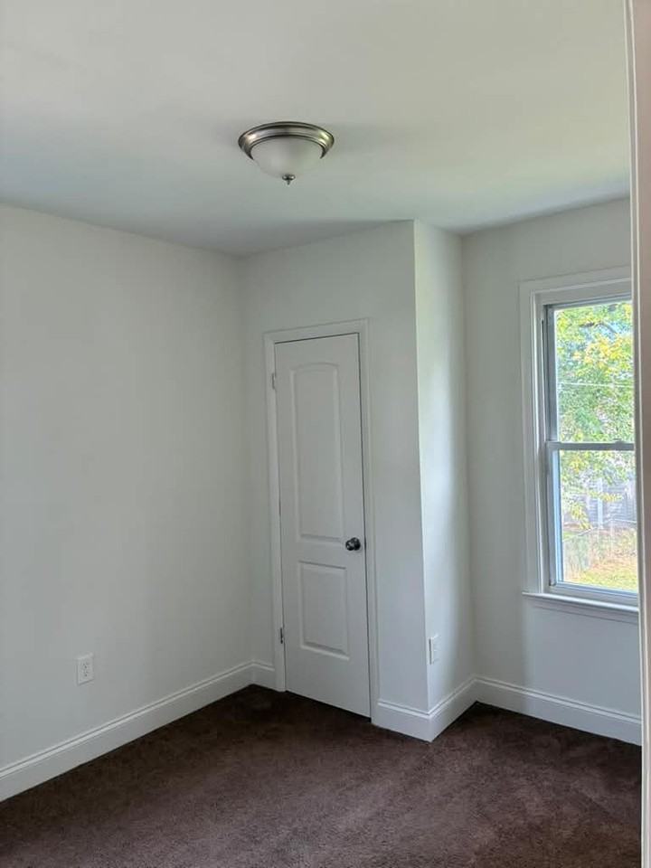 5817 Ethelbert Ave - Photo 4 of 11
