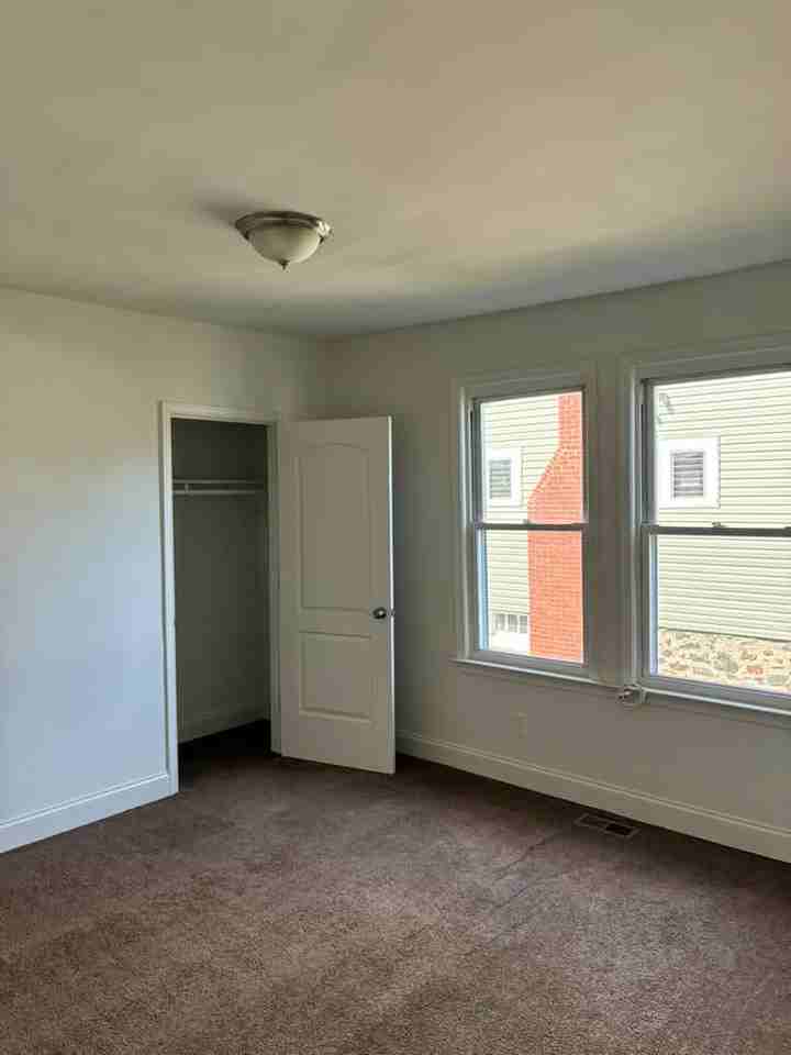 5817 Ethelbert Ave - Photo 7 of 11