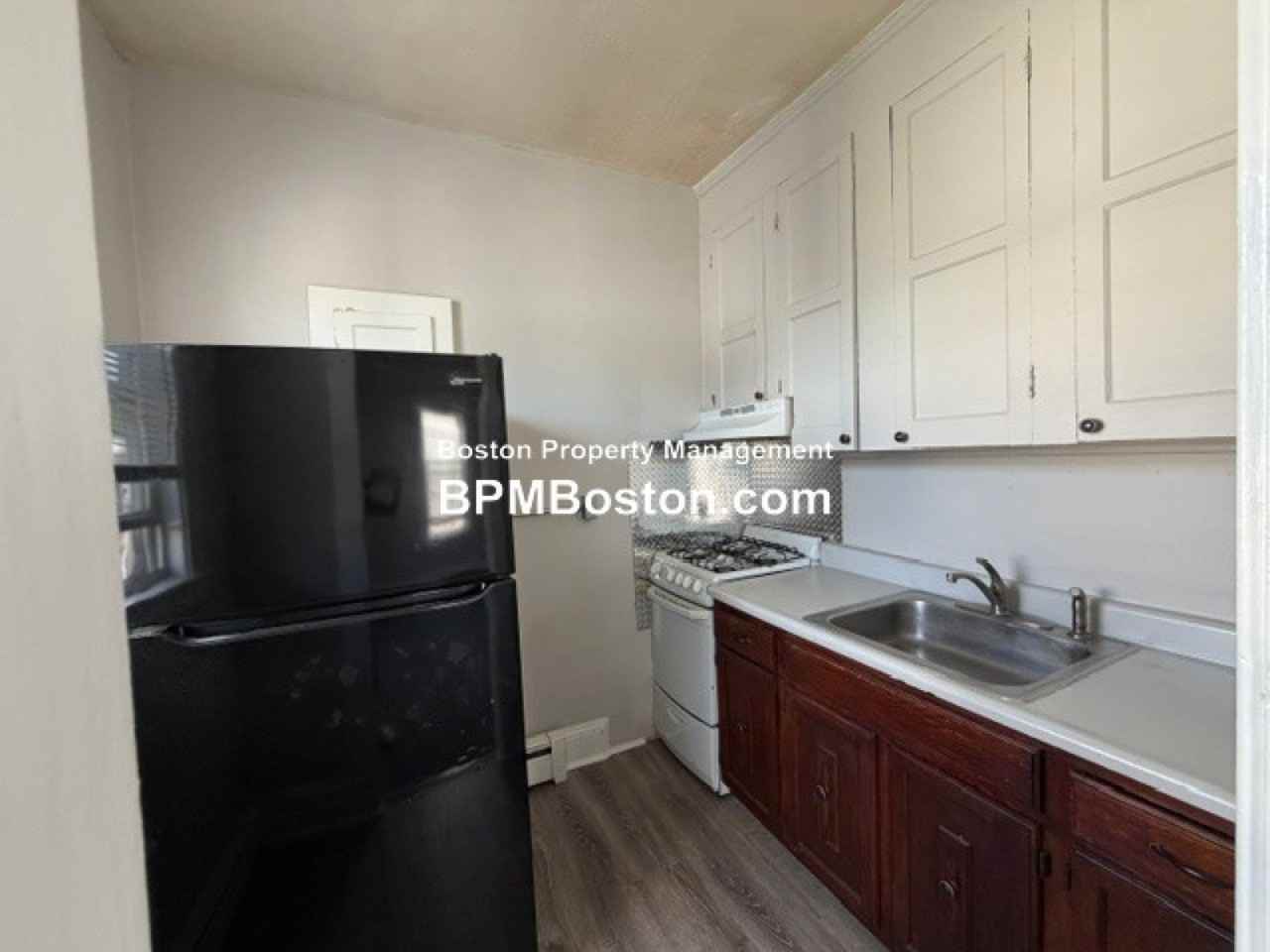 32 Chestnut St #8 - Photo 5 of 6