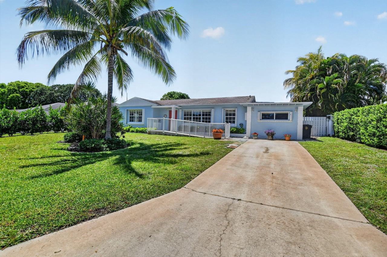 277 Nw 3rd Ct - Photo 4 of 48