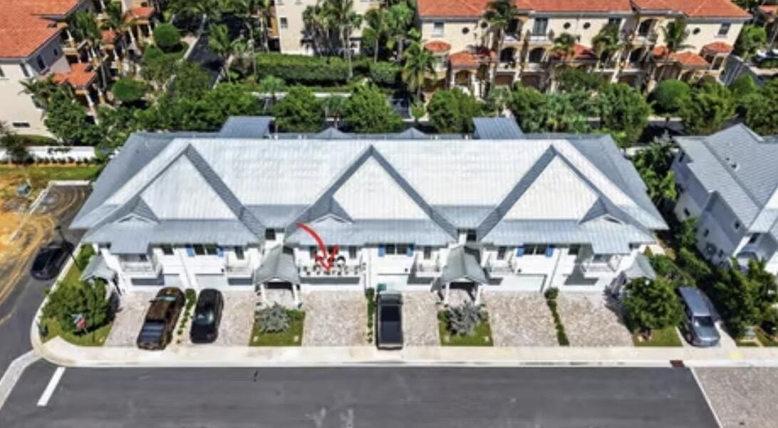 114 Royal Palm Cir - Photo 3 of 40