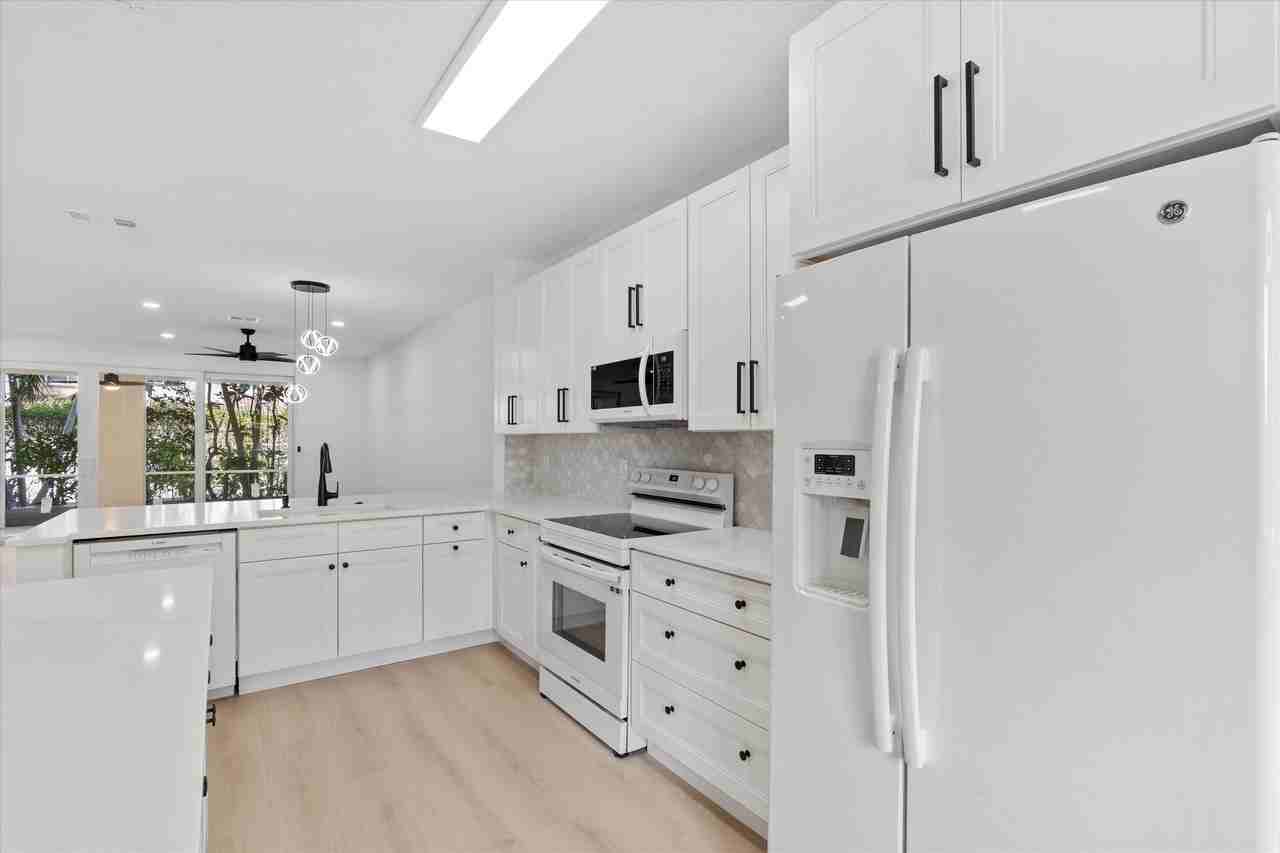 6809 Via Regina - Photo 3 of 31