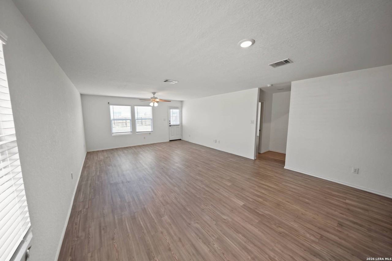 31684 Meander Ln - Photo 7 of 30