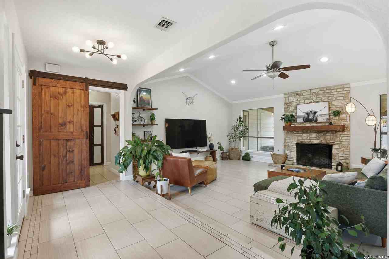 7626 Tippit Trl - Photo 7 of 31