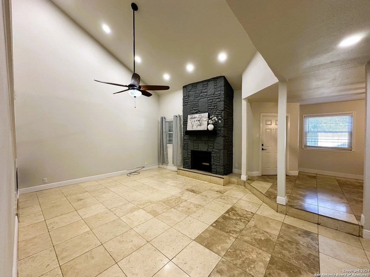 8533 Echo Creek Ln - Photo 2 of 19
