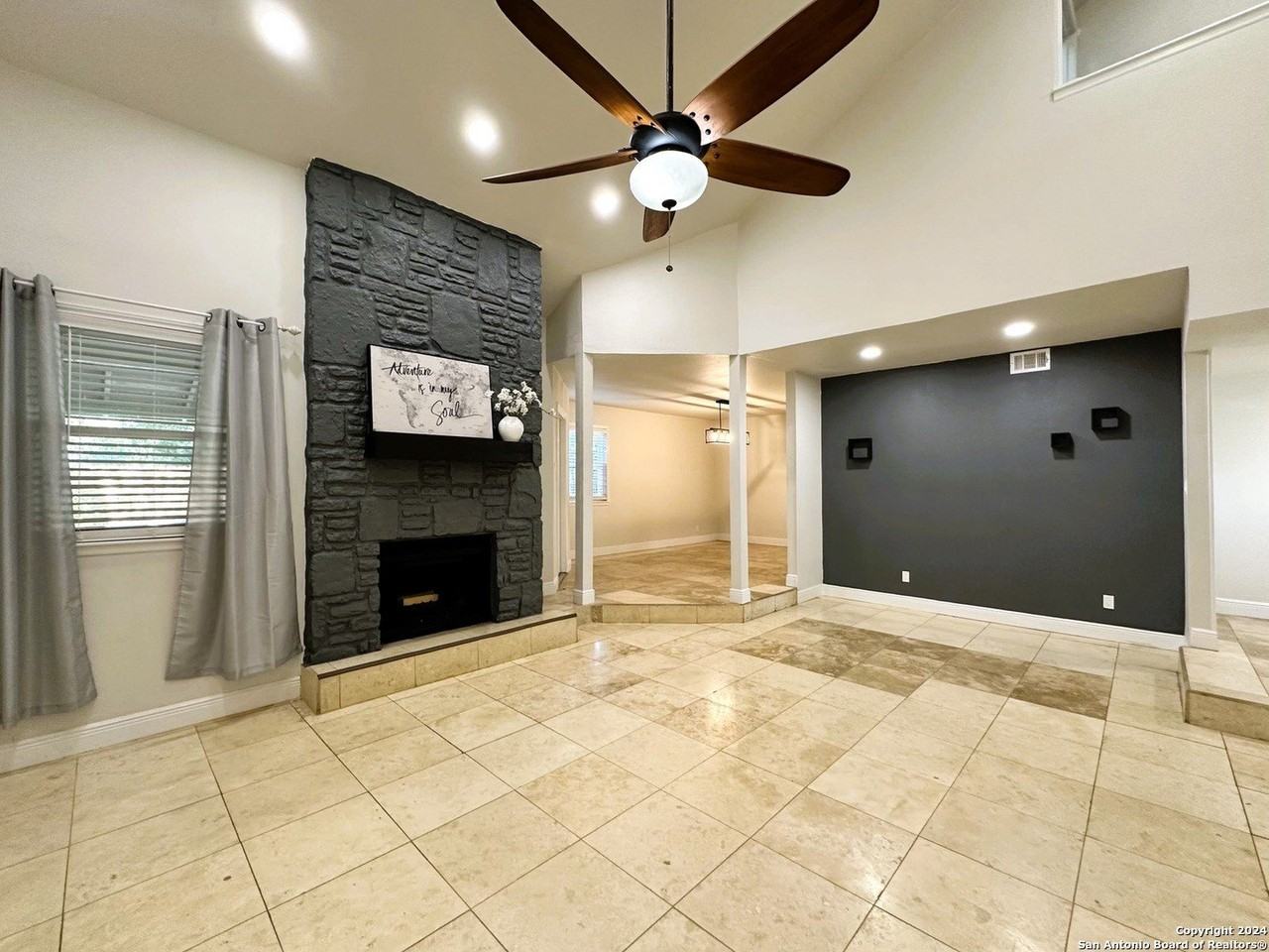 8533 Echo Creek Ln - Photo 4 of 19