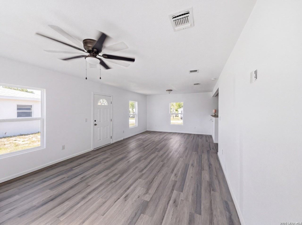 146 Darson Marie Dr - Photo 3 of 13