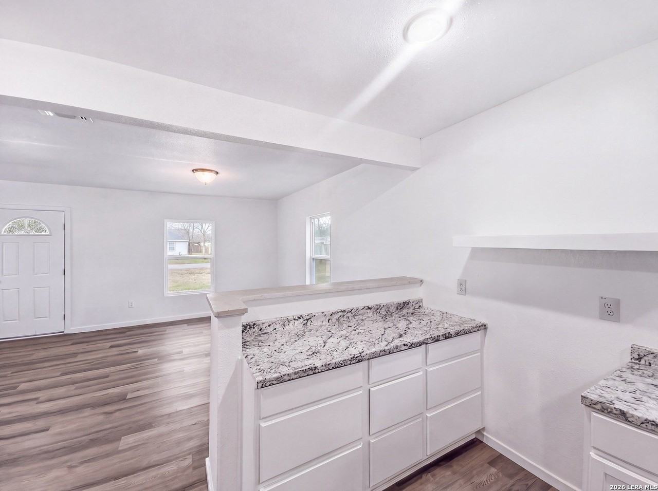 146 Darson Marie Dr - Photo 5 of 13