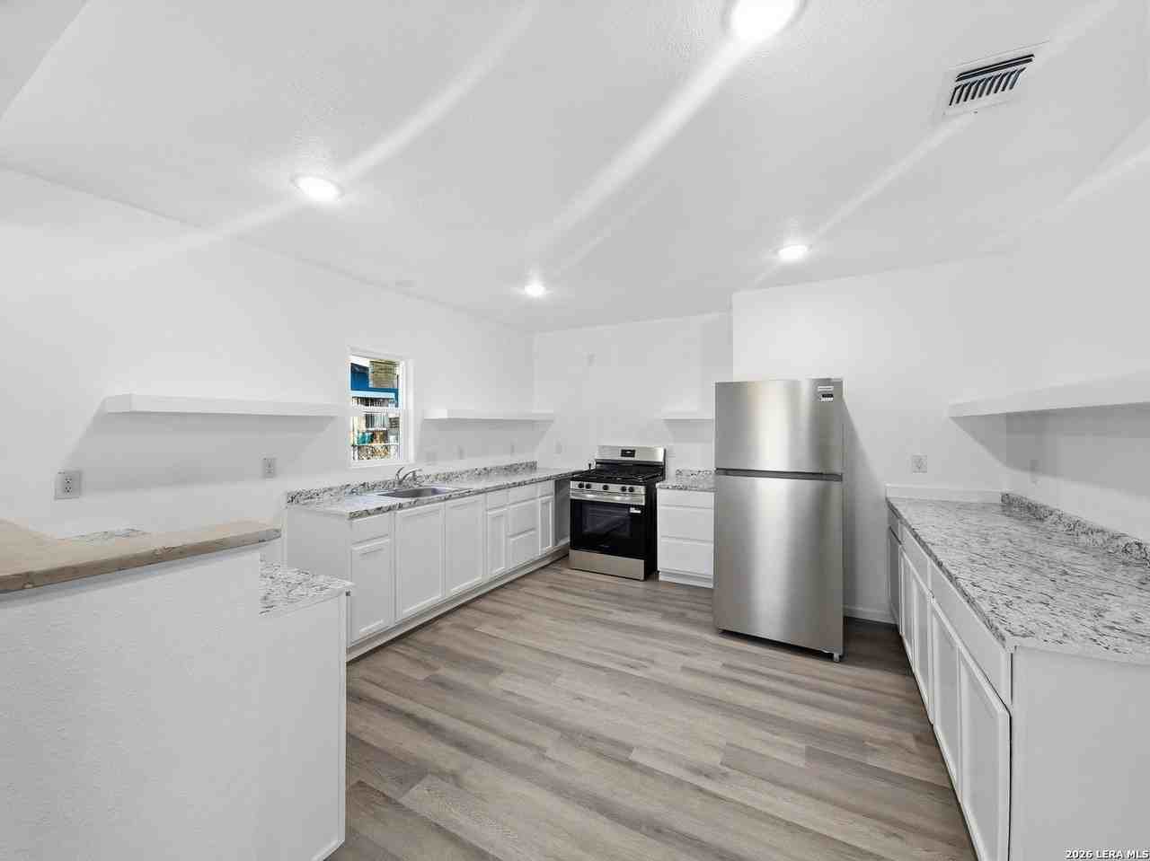 146 Darson Marie Dr - Photo 6 of 13