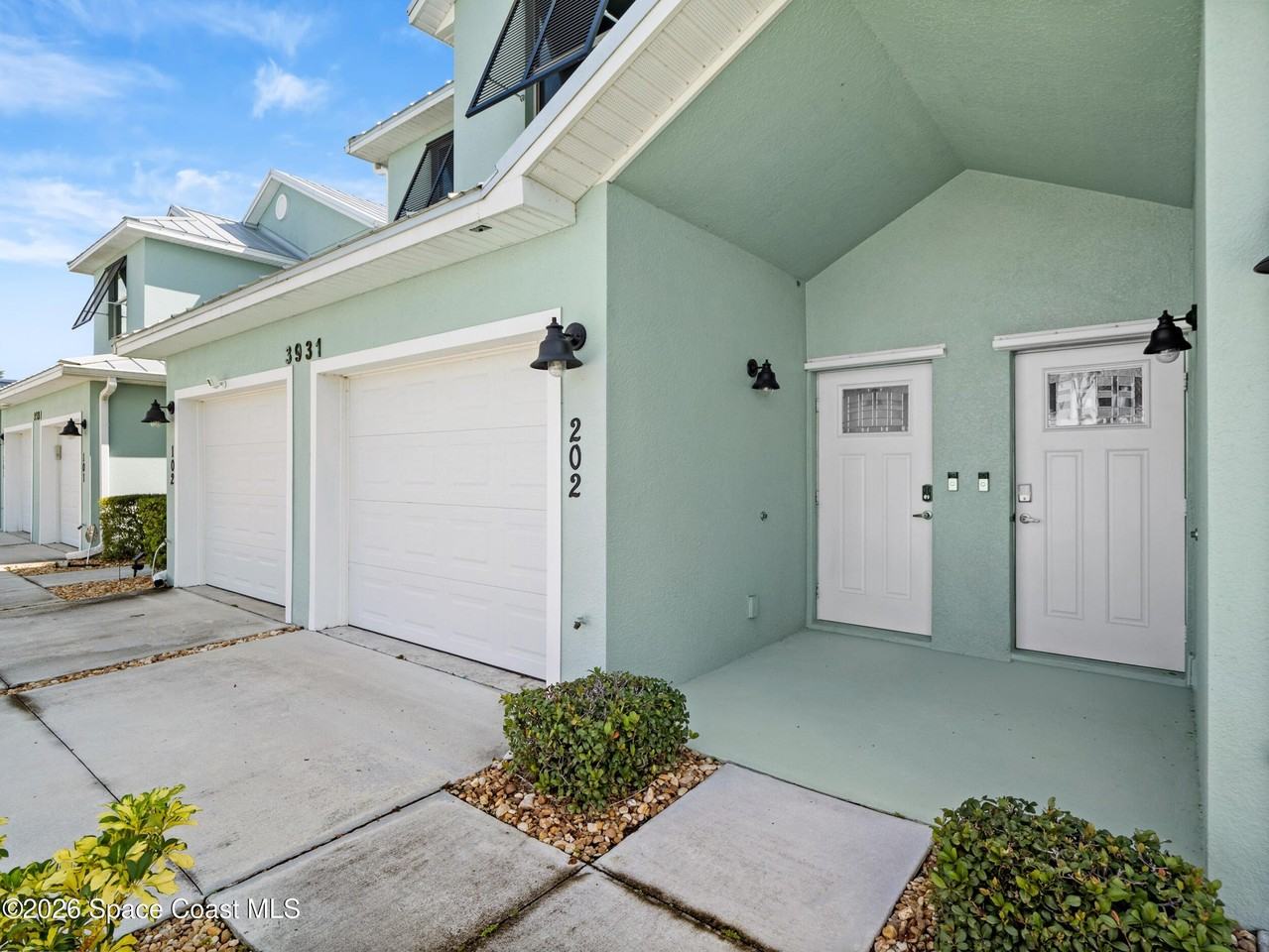 3931 Playa Del Sol Dr #202 - Photo 3 of 32