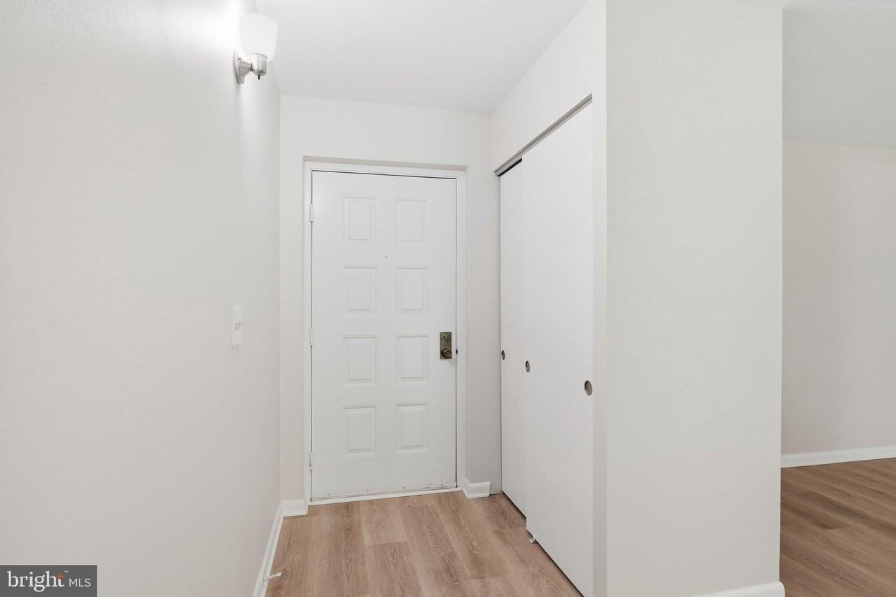 15201 Elkridge Way #93-1C - Photo 5 of 50