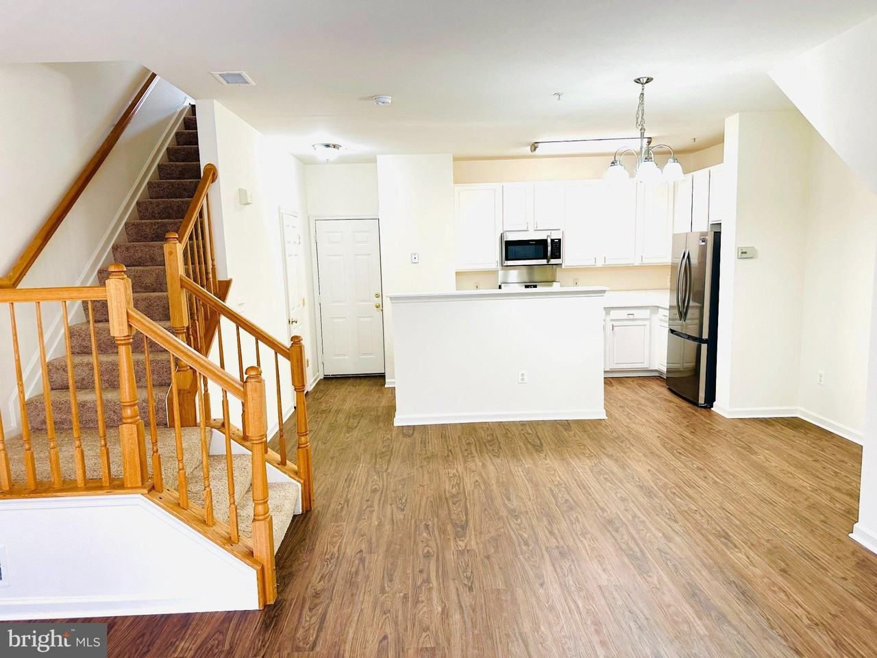 311 Cross Green St #A - Photo 3 of 17