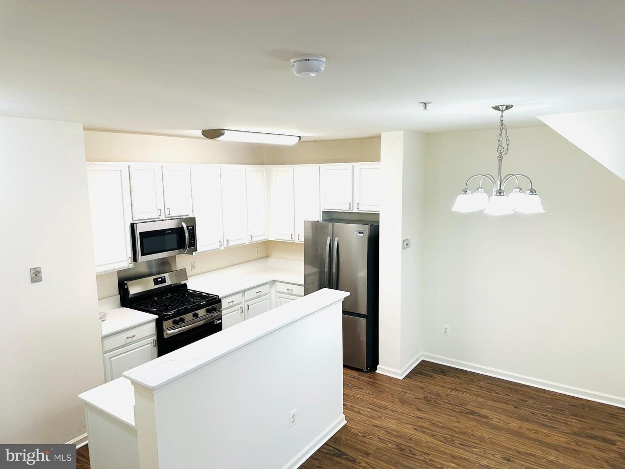 311 Cross Green St #A - Photo 7 of 17