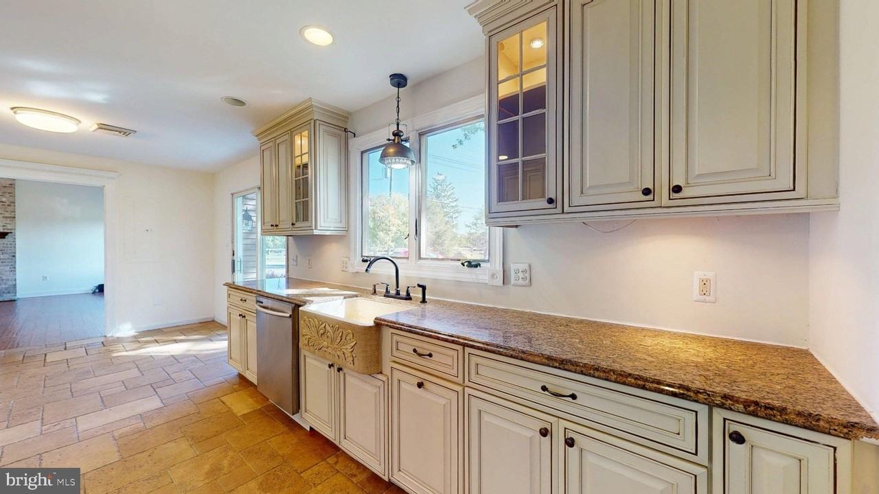 27 Reeves Station Rd - Photo 2 of 30