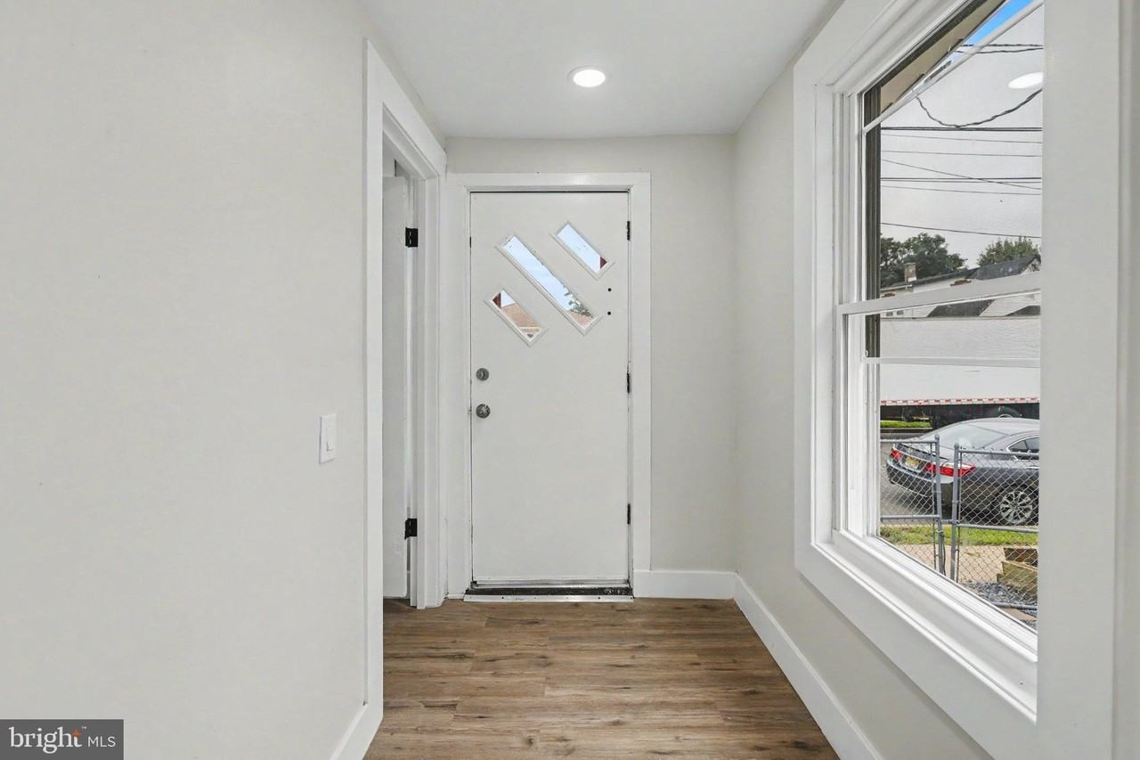131 Hazel Ave - Photo 7 of 50