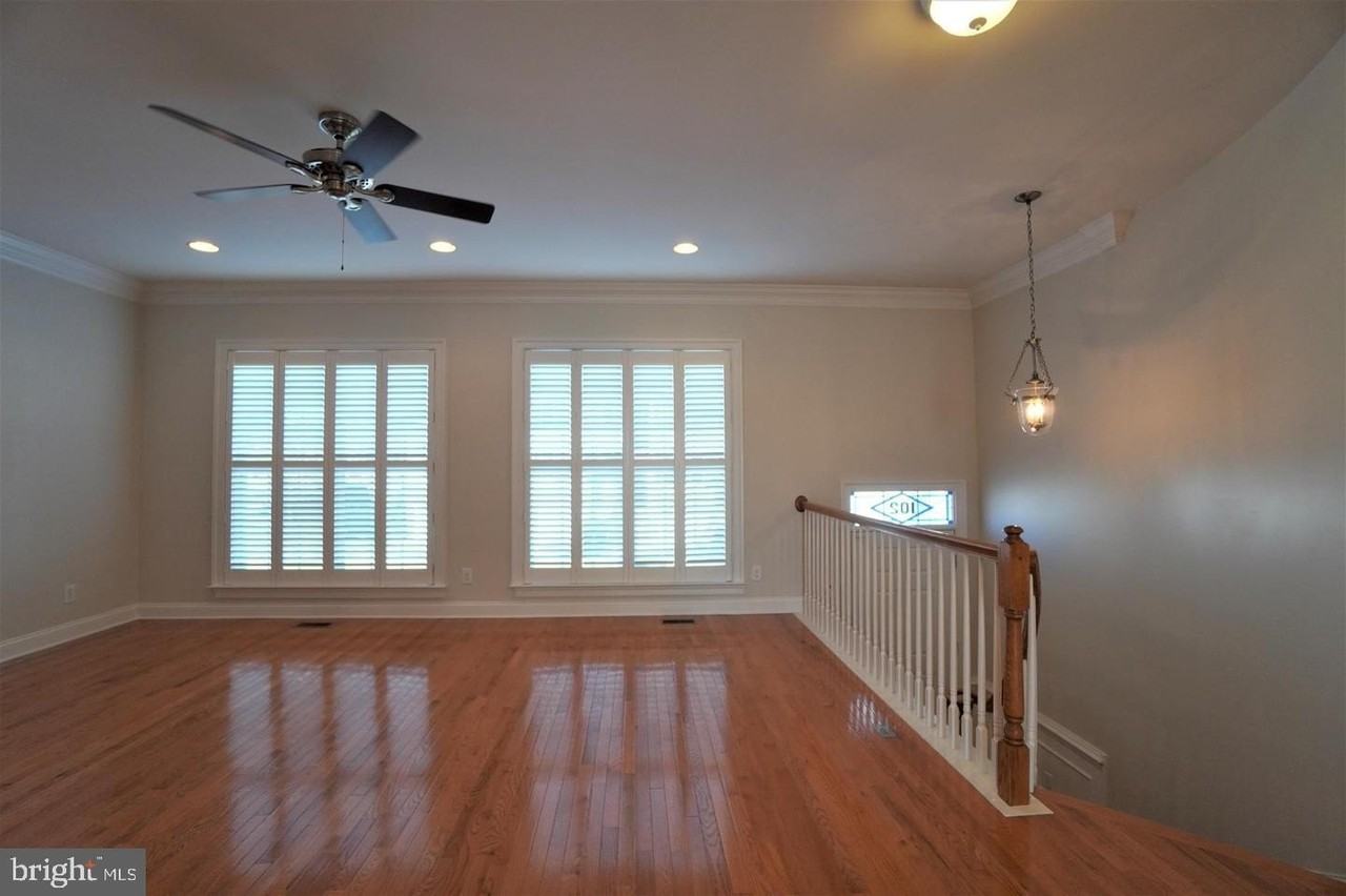 102 Bishop Dr - Photo 6 of 45