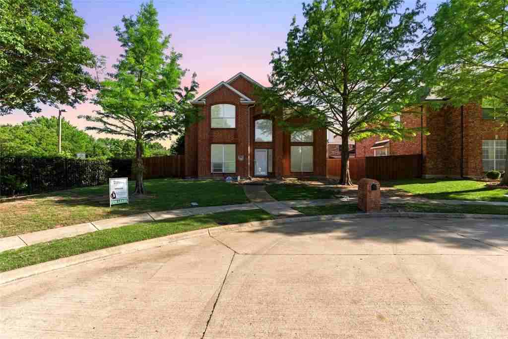5001 Spicewood Dr - Photo 2 of 29