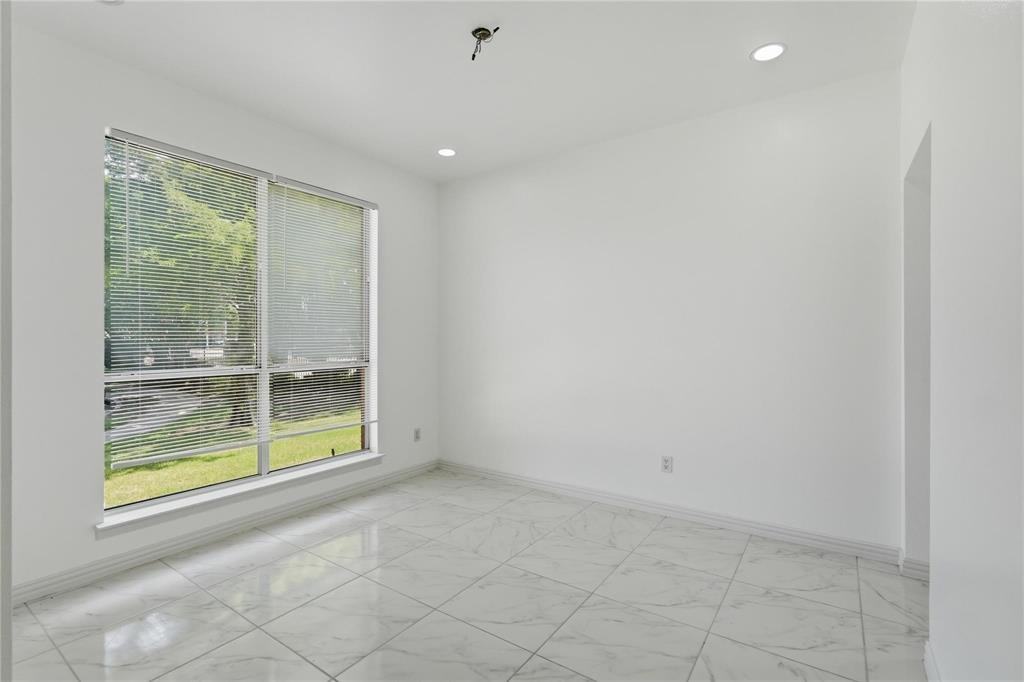 5001 Spicewood Dr - Photo 7 of 29