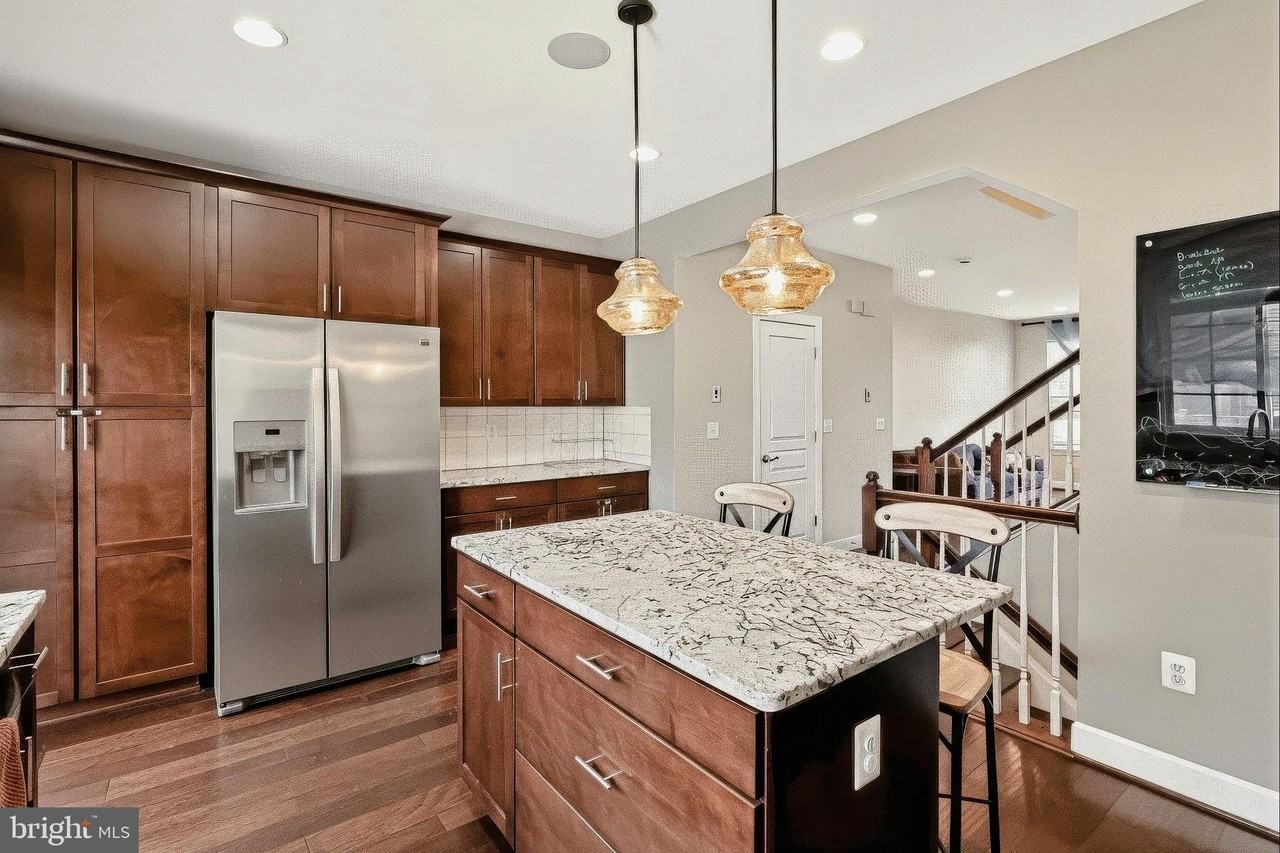 8907 Englewood Farms Dr - Photo 3 of 45